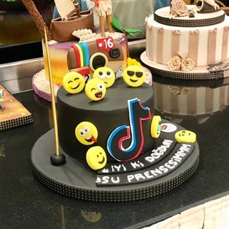 Emojili Doğum Günü Pastası - 2